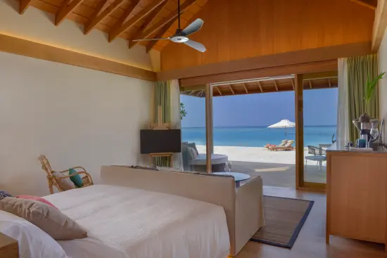 Emerald Faarufushi
